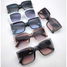 عینک آفتابی زنانه لویی ویتون کد Louis Vuitton 2520