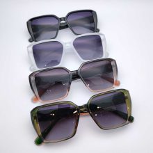 عینک آفتابی زنانه مون کلر کد Moncler 2031